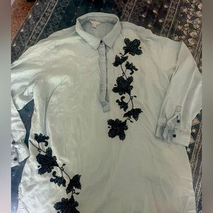 EST 1946 chambray w/ embroidery top. Tunic with half button. Light weight. 18/20